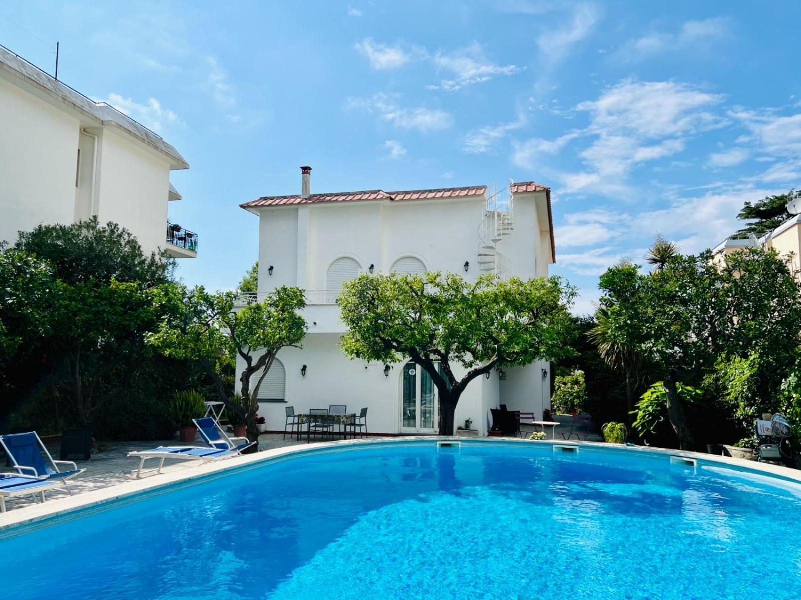 Villa Harmony Sorrento Мета Екстериор снимка